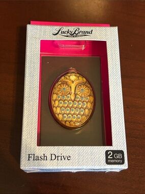 Lucky Brand Gold Owl USB Flash Drive 2 GB memory New in Box